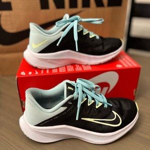 Women’s Nike Shoe